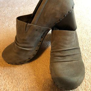 Dansko Gray Leather Suede Nori Studded Clog